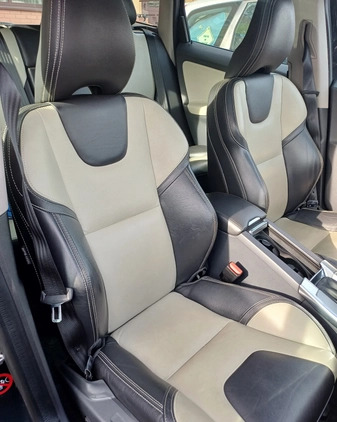 Volvo XC 60 cena 103300 przebieg: 183000, rok produkcji 2017 z Dobrzyca małe 56